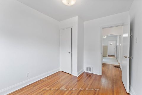 Photo 17 at 191 Alderbrae Avenue, Alderwood, Toronto