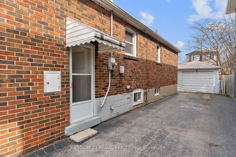 Photo 33 at 191 Alderbrae Avenue, Alderwood, Toronto