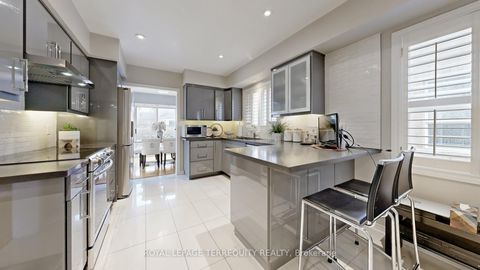 Photo 12 at 61 Quetico Drive, Langstaff, Richmond Hill