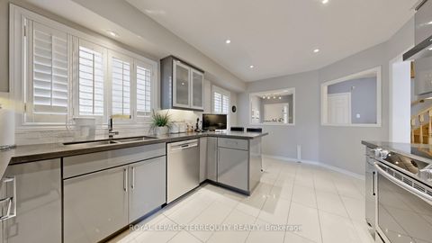 Photo 14 at 61 Quetico Drive, Langstaff, Richmond Hill