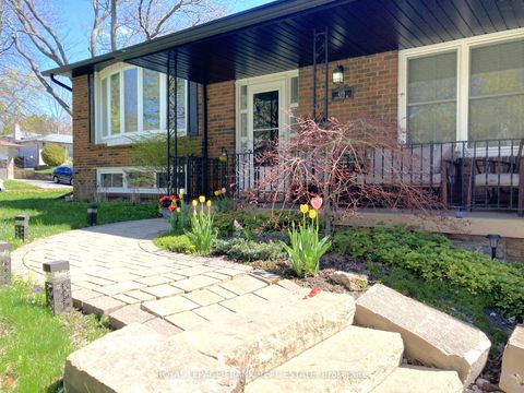 Photo 1 at 489 Crestwood Drive, O'Neill, Oshawa