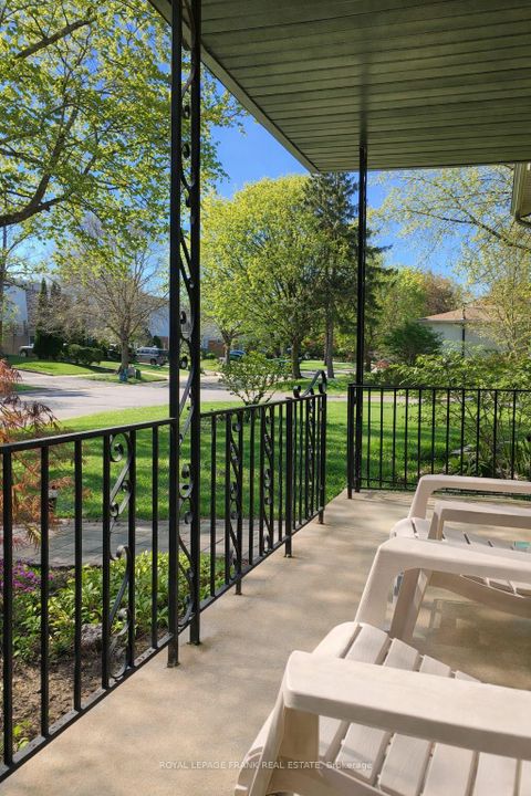 Photo 2 at 489 Crestwood Drive, O'Neill, Oshawa