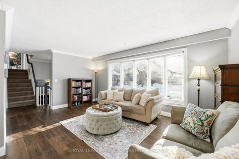 Photo 7 at 489 Crestwood Drive, O'Neill, Oshawa