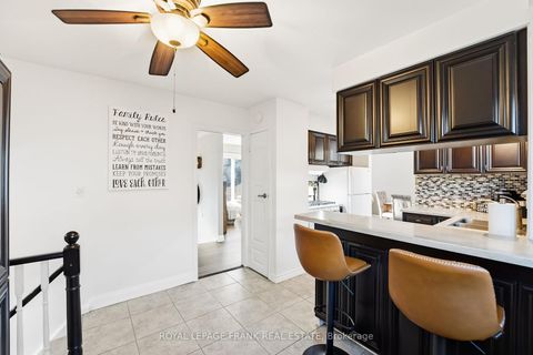 Photo 18 at 489 Crestwood Drive, O'Neill, Oshawa