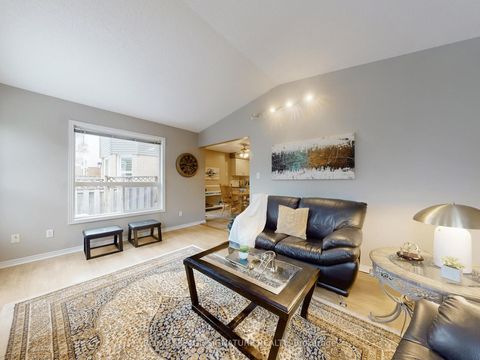 Photo 8 at 1070 Summitview Crescent, Pinecrest, Oshawa