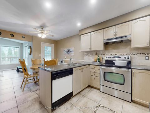 Photo 11 at 1070 Summitview Crescent, Pinecrest, Oshawa