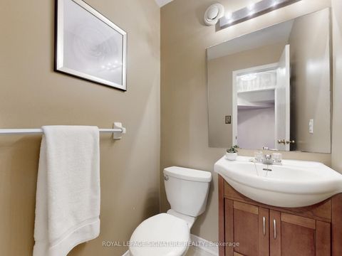 Photo 13 at 1070 Summitview Crescent, Pinecrest, Oshawa