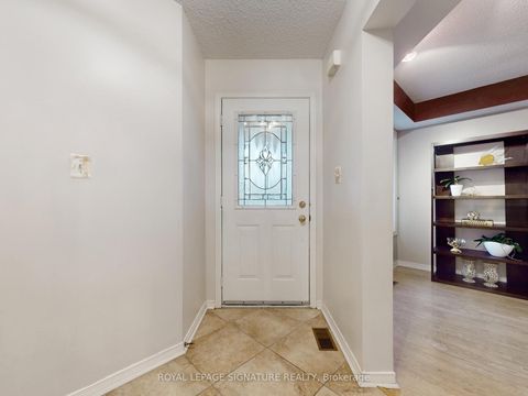 Photo 14 at 1070 Summitview Crescent, Pinecrest, Oshawa