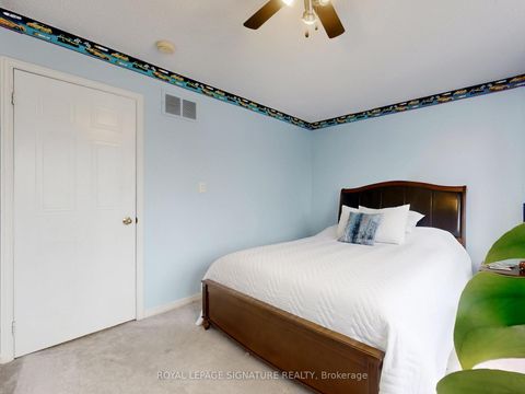 Photo 22 at 1070 Summitview Crescent, Pinecrest, Oshawa