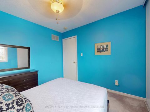 Photo 24 at 1070 Summitview Crescent, Pinecrest, Oshawa