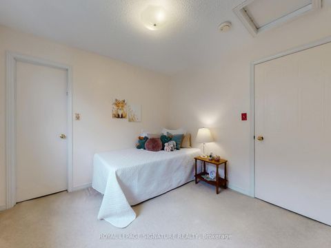 Photo 26 at 1070 Summitview Crescent, Pinecrest, Oshawa