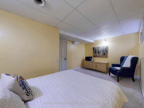 Photo 33 at 1070 Summitview Crescent, Pinecrest, Oshawa