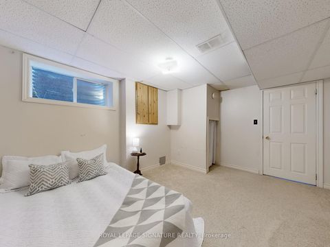 Photo 36 at 1070 Summitview Crescent, Pinecrest, Oshawa