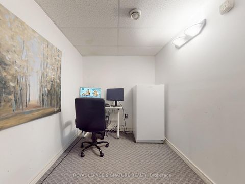 Photo 39 at 1070 Summitview Crescent, Pinecrest, Oshawa