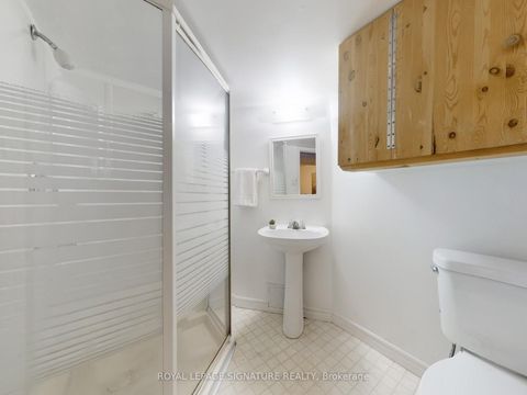 Photo 41 at 1070 Summitview Crescent, Pinecrest, Oshawa