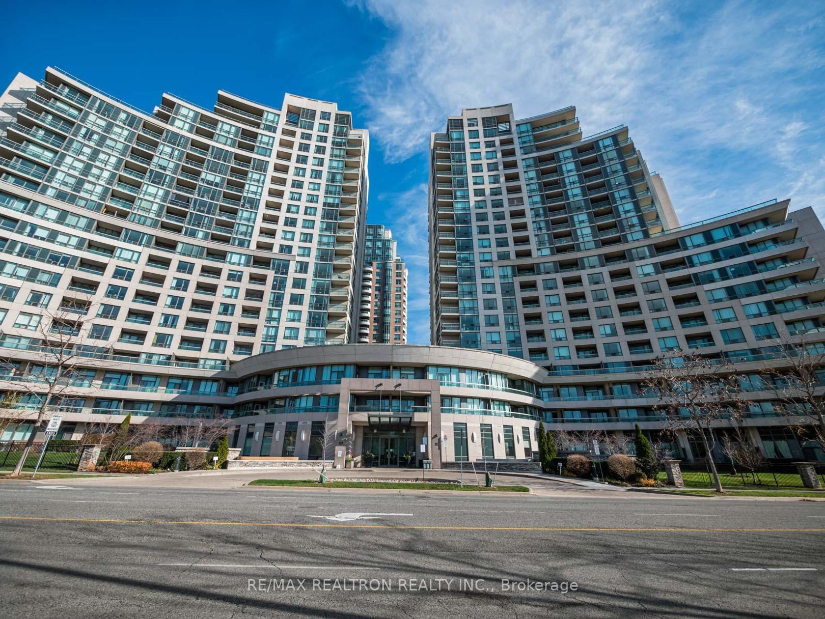 318 - 503 Beecroft Road, Willowdale West, Toronto by Loree Meneguzzi Real Estate 318 - 503 Beecroft Road, Willowdale West, Toronto