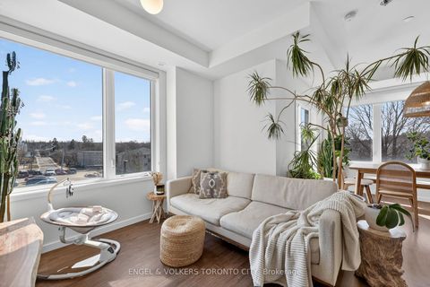 Photo 4 at 42 - 300 Alex Gardner Circle, Aurora Heights, Aurora