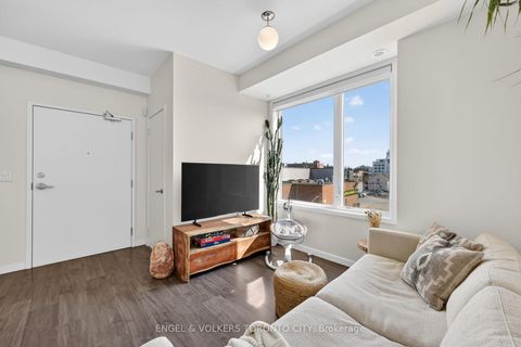 Photo 5 at 42 - 300 Alex Gardner Circle, Aurora Heights, Aurora