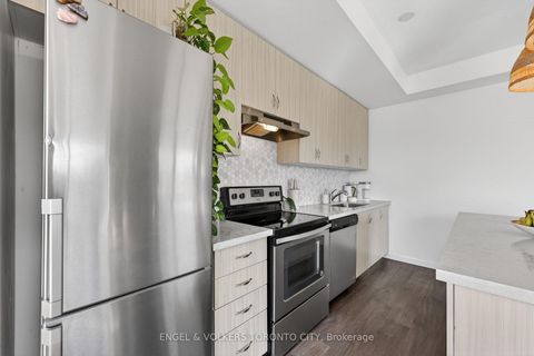 Photo 9 at 42 - 300 Alex Gardner Circle, Aurora Heights, Aurora