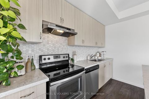 Photo 10 at 42 - 300 Alex Gardner Circle, Aurora Heights, Aurora