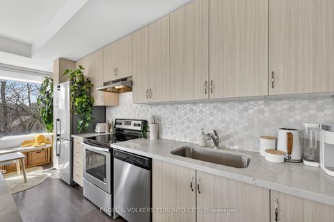 Photo 13 at 42 - 300 Alex Gardner Circle, Aurora Heights, Aurora