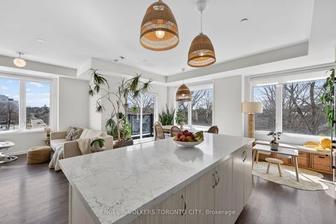 Photo 14 at 42 - 300 Alex Gardner Circle, Aurora Heights, Aurora