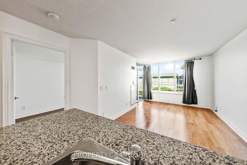 Photo 5 at 309 - 15 Greenview Avenue, Newtonbrook West, Toronto