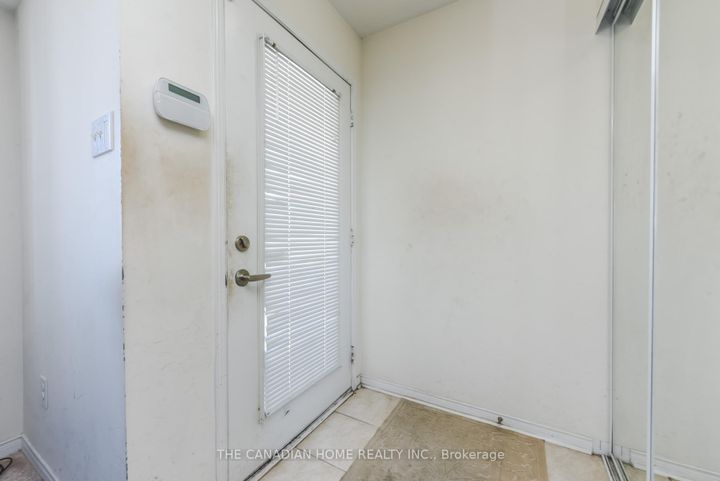 Photo 9 at 83 - 60 Fairwood Circle, Wellington, Brampton