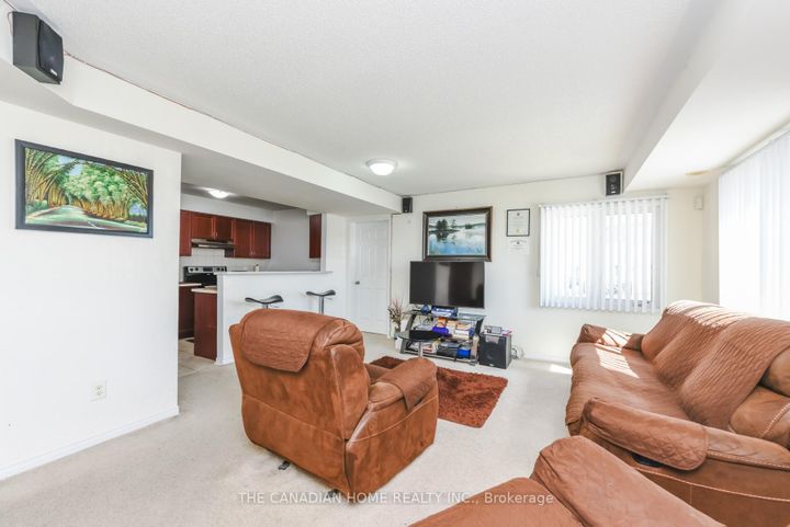 Photo 10 at 83 - 60 Fairwood Circle, Wellington, Brampton