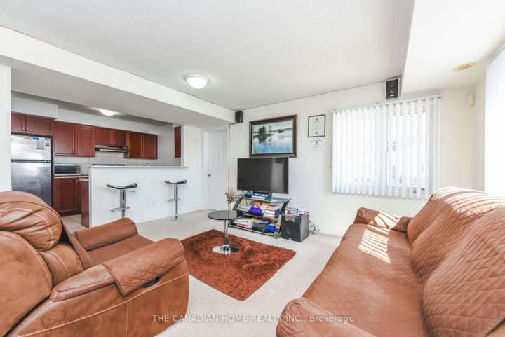 Photo 12 at 83 - 60 Fairwood Circle, Wellington, Brampton