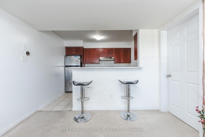 Photo 15 at 83 - 60 Fairwood Circle, Wellington, Brampton