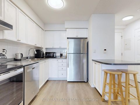 Photo 5 at 923 - 3888 Duke Of York Boulevard, City Centre, Mississauga