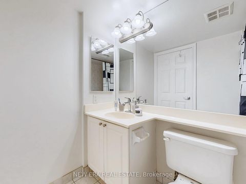 Photo 16 at 923 - 3888 Duke Of York Boulevard, City Centre, Mississauga