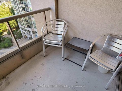 Photo 20 at 923 - 3888 Duke Of York Boulevard, City Centre, Mississauga