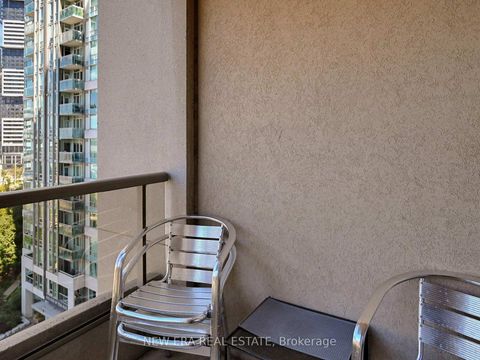 Photo 21 at 923 - 3888 Duke Of York Boulevard, City Centre, Mississauga