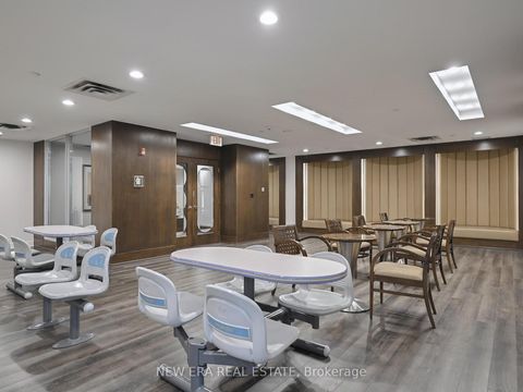 Photo 33 at 923 - 3888 Duke Of York Boulevard, City Centre, Mississauga