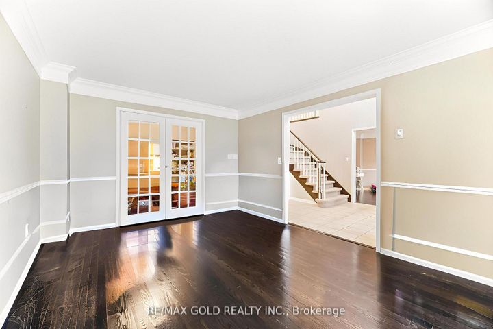 Photo 4 at 2441 Capilano Crescent, RO River Oaks, Oakville