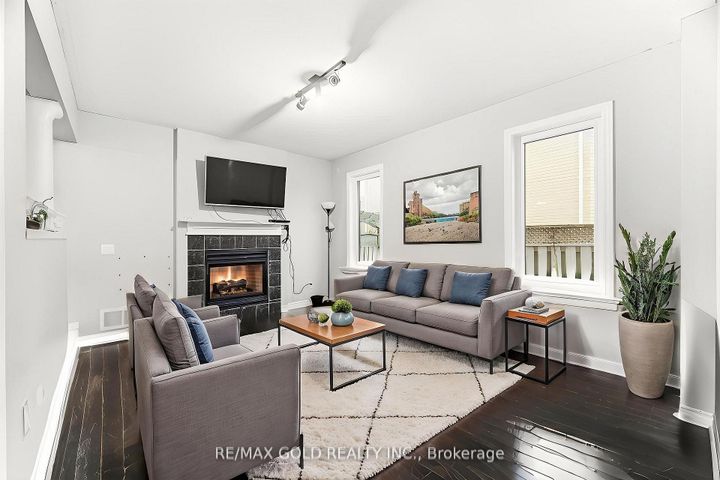 Photo 9 at 2441 Capilano Crescent, RO River Oaks, Oakville