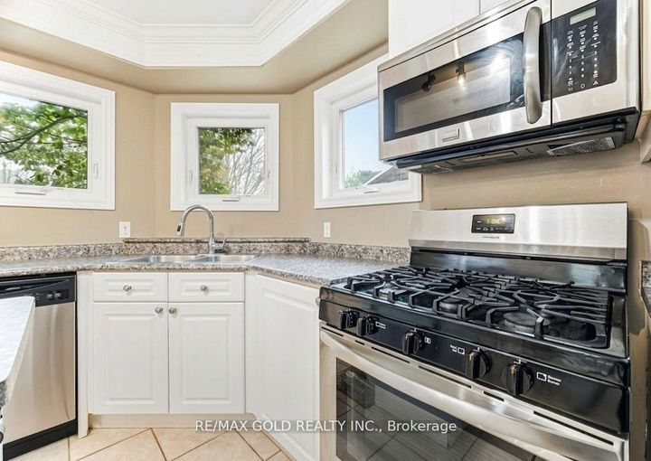 Photo 12 at 2441 Capilano Crescent, RO River Oaks, Oakville