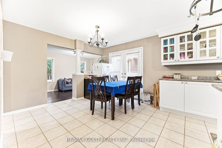 Photo 14 at 2441 Capilano Crescent, RO River Oaks, Oakville