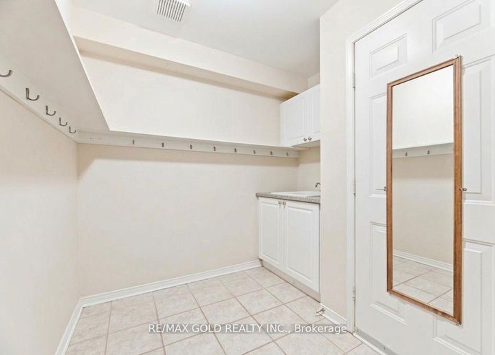 Photo 17 at 2441 Capilano Crescent, RO River Oaks, Oakville