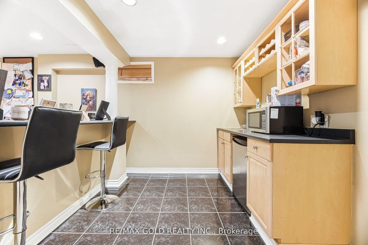 Photo 32 at 2441 Capilano Crescent, RO River Oaks, Oakville