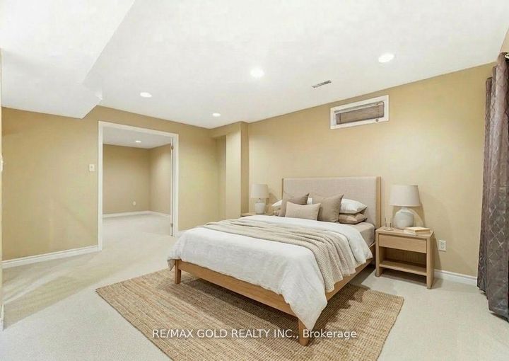 Photo 37 at 2441 Capilano Crescent, RO River Oaks, Oakville