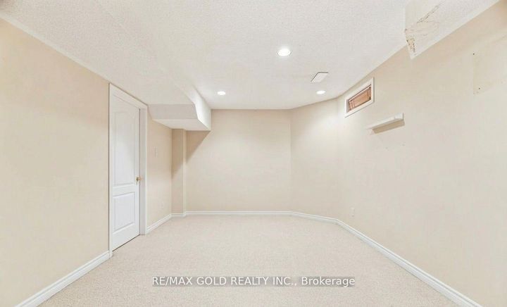 Photo 41 at 2441 Capilano Crescent, RO River Oaks, Oakville