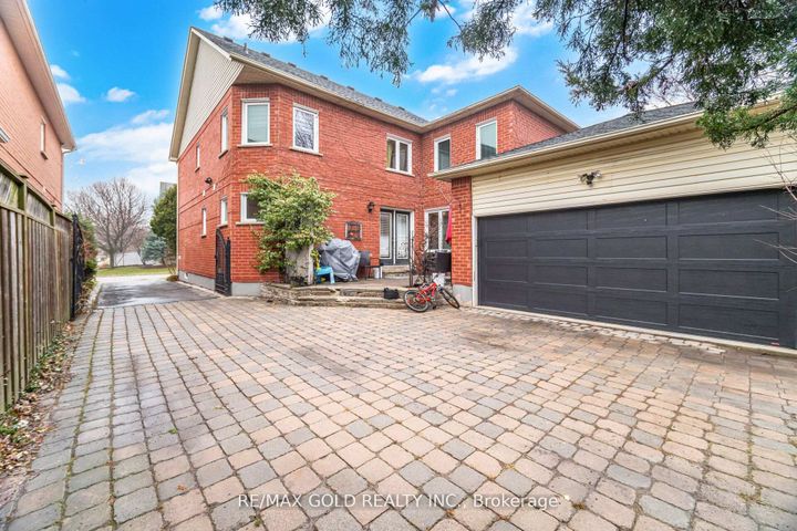 Photo 46 at 2441 Capilano Crescent, RO River Oaks, Oakville