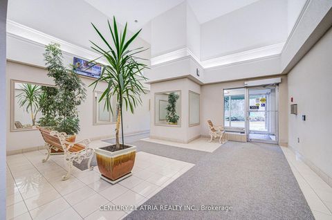 Photo 4 at 326 - 4005 Don Mills Road, Hillcrest Village, Toronto