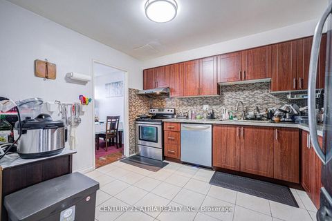 Photo 19 at 326 - 4005 Don Mills Road, Hillcrest Village, Toronto