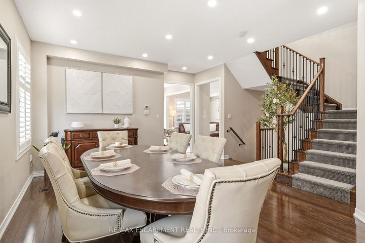 Photo 1 at 3133 Hiram Terrace, GO Glenorchy, Oakville