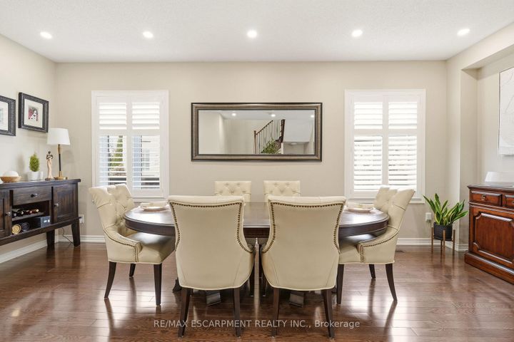 Photo 2 at 3133 Hiram Terrace, GO Glenorchy, Oakville