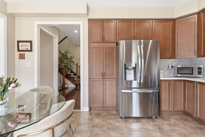 Photo 8 at 3133 Hiram Terrace, GO Glenorchy, Oakville